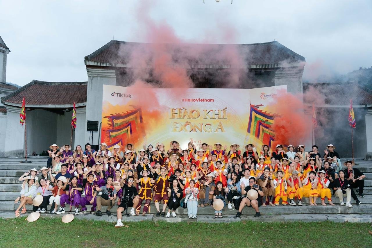 hellovietnam1-1705625806.jpg