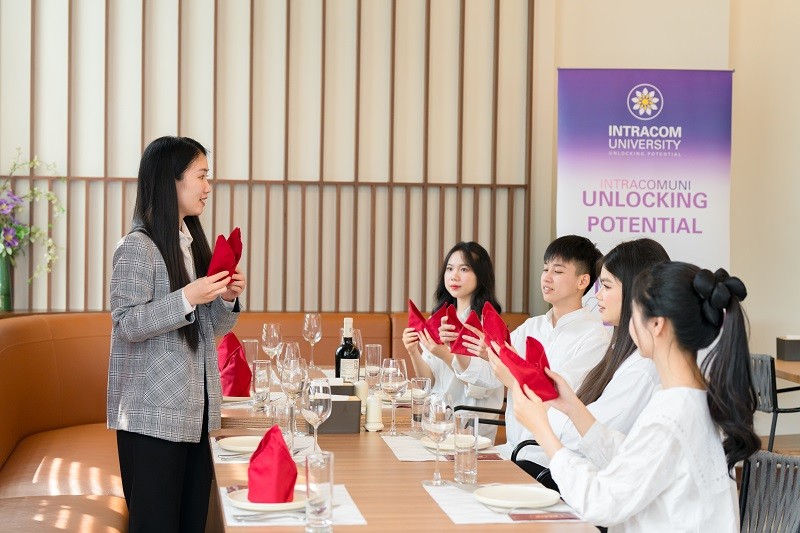 intracom-1-1783512825.jpg